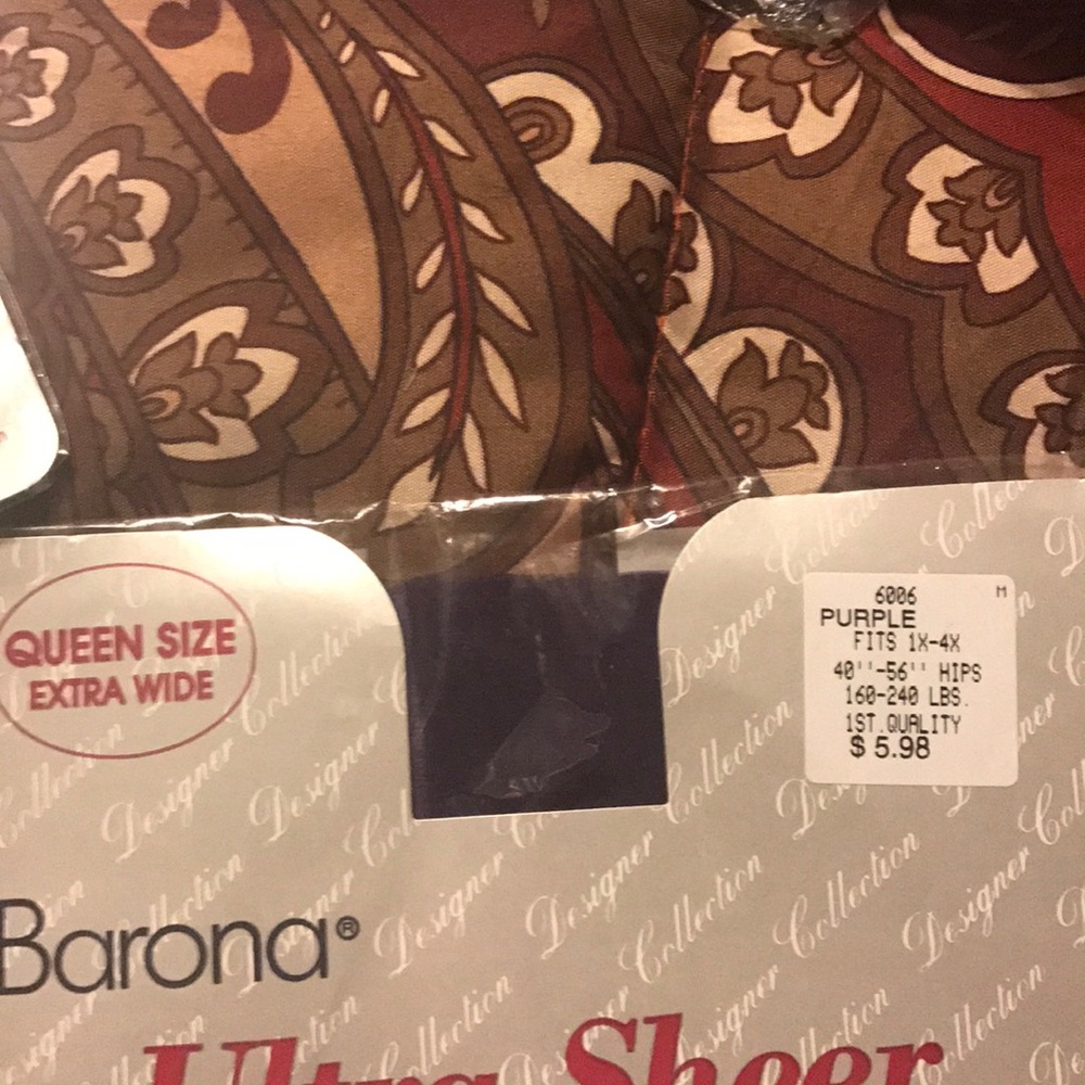 DESIGNER COLLECTION ULTRA SHEER PANTYHOSE "PURPLE"